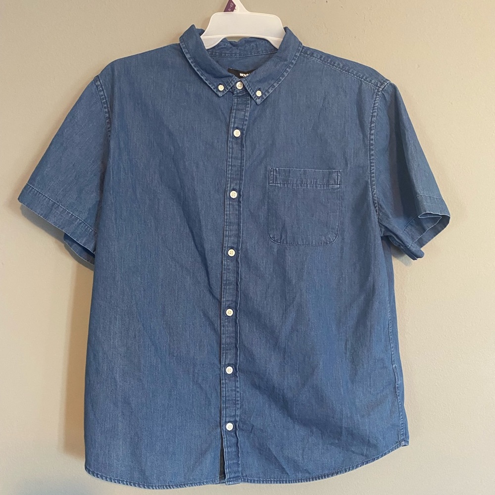 Men’s XL fashion Nova button down shirt